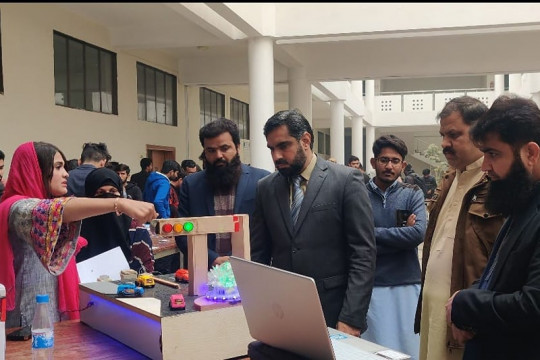 Worthy Vice Chancellor Prof. Dr. Muhammad Shahzad Murtaza paid a visit to the Department of Electrical and Biomedical En