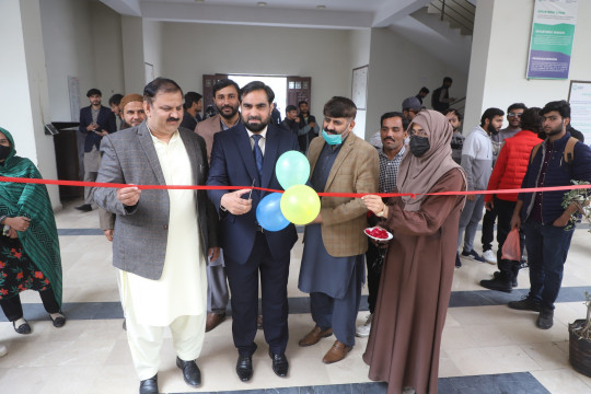 Department of Physics Hosts Final Year Project Exhibition for Fall 2024